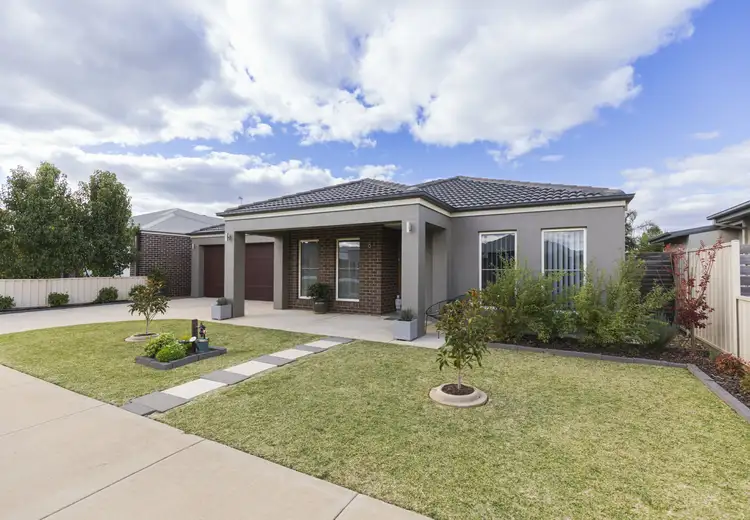 8 Dundas Lane, Swan Hill VIC 3585