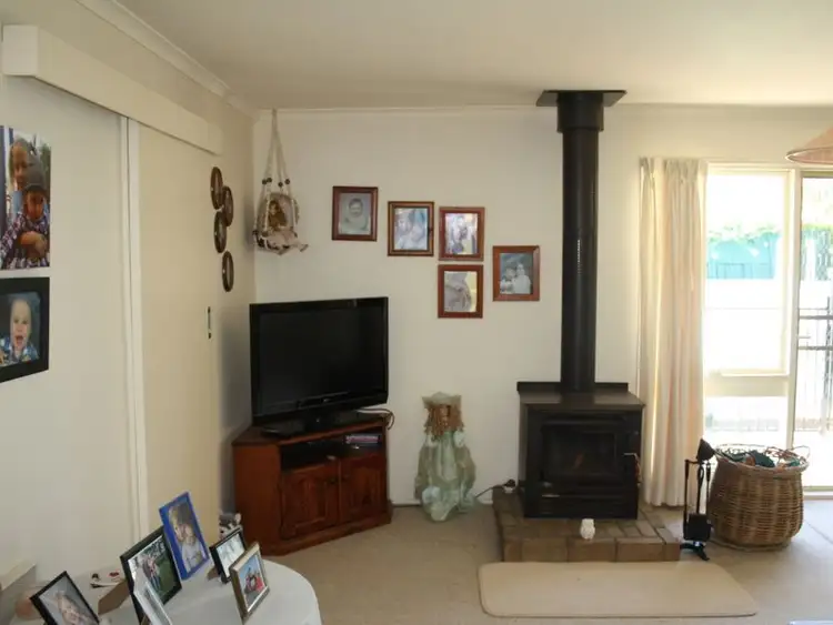 Third view of Homely house listing, 7 Beckly Court, Bairnsdale VIC 3875