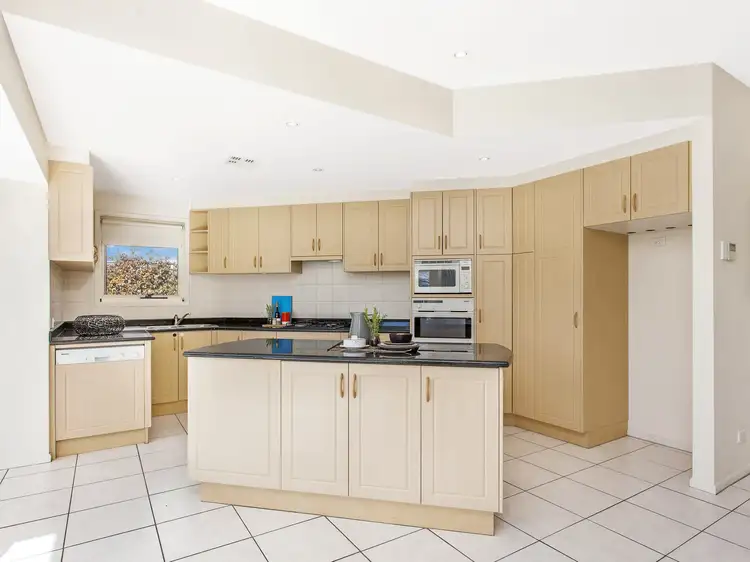 Fourth view of Homely house listing, 2/39 Tasmania Circle, Forrest ACT 2603