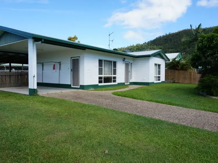 2 Pease Street, Tully QLD 4854