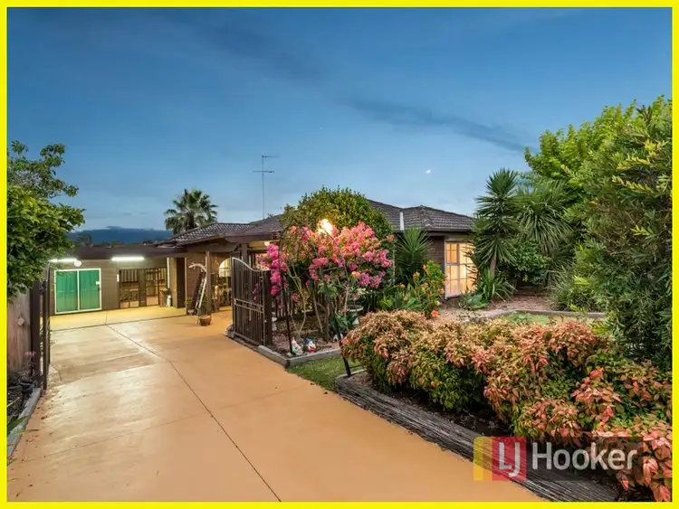 35 Isaac Smith Crescent, Endeavour Hills VIC 3802