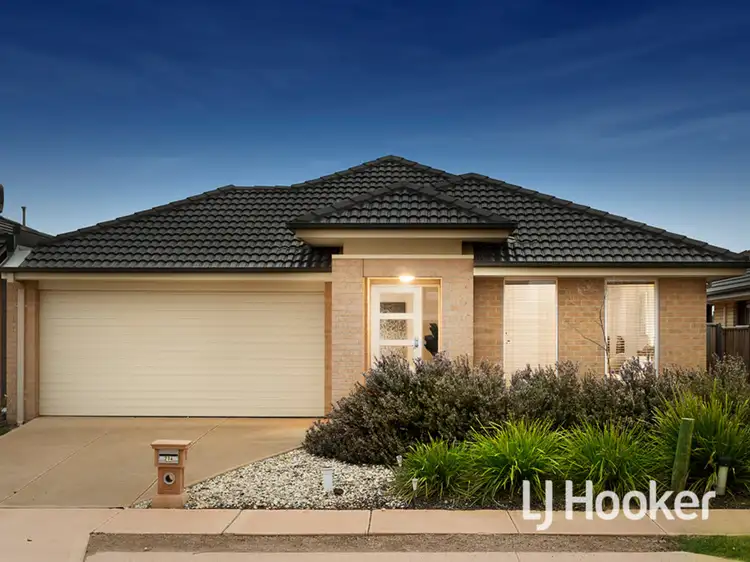 214 Sanctuary Lakes South Boulevard, Sanctuary Lakes VIC 3030