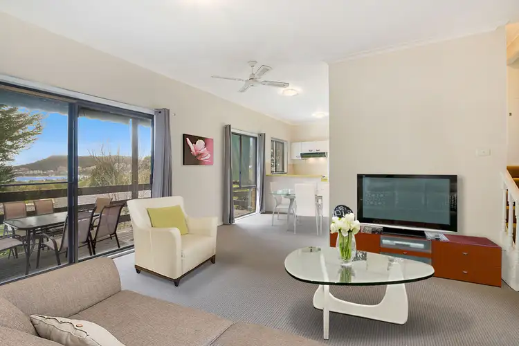 4/31 Fiona Street, Point Clare NSW 2250
