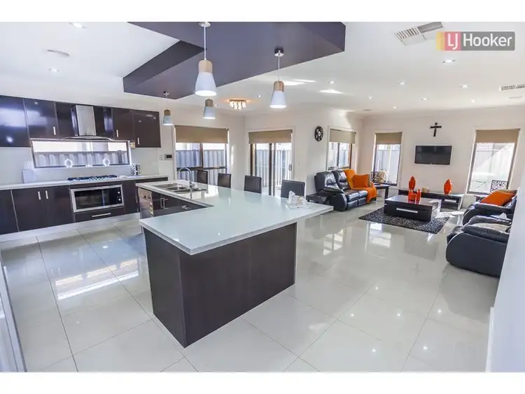 Third view of Homely house listing, 5 Biltmore Crescent, Roxburgh Park VIC 3064