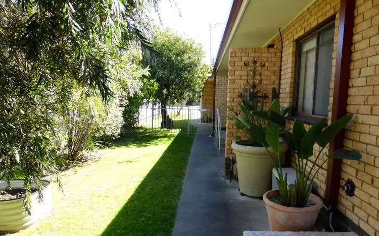 2/401 Griffith Road, Lavington NSW 2641