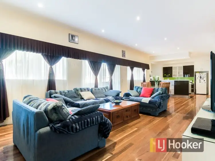 Fourth view of Homely house listing, 2 Loren Court, Endeavour Hills VIC 3802