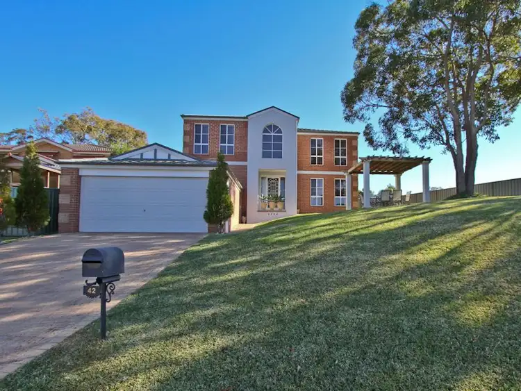 42 Robertson Road, Valentine NSW 2280