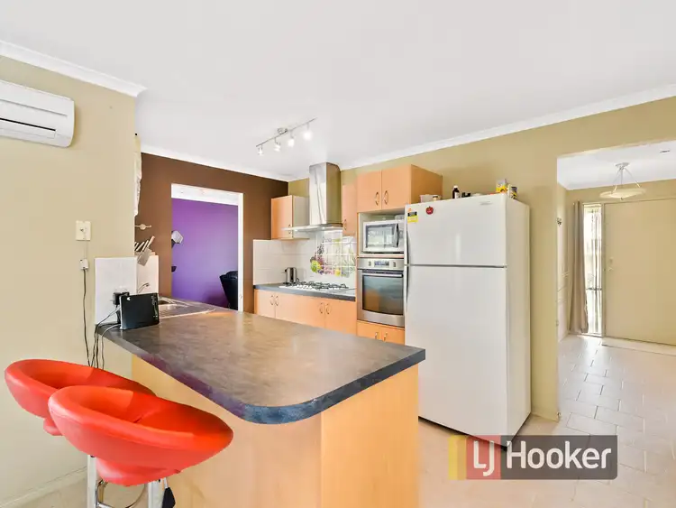 Fifth view of Homely house listing, 6 Chatham Close, Cranbourne East VIC 3977