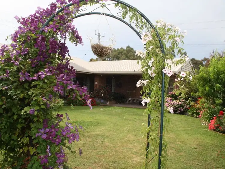 Third view of Homely house listing, 37 Calvert Street, Bairnsdale VIC 3875