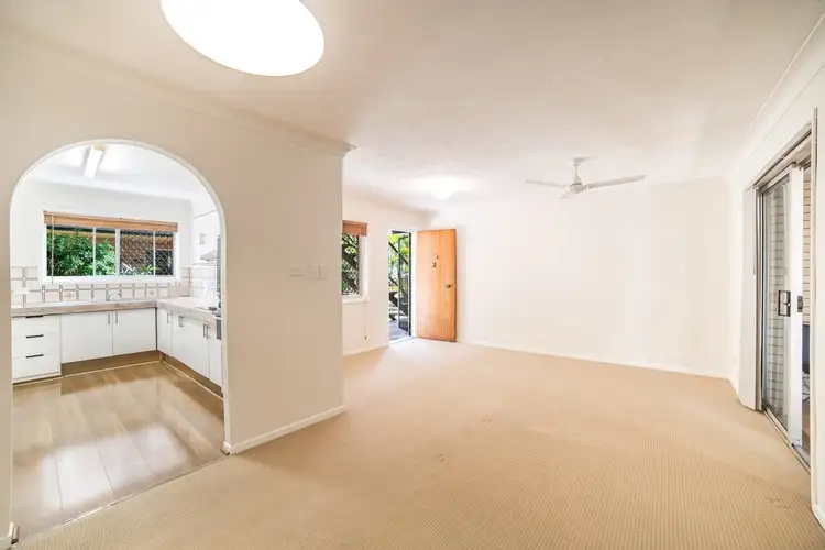 Main view of Homely unit listing, 2/171 Muir Street, Labrador QLD 4215