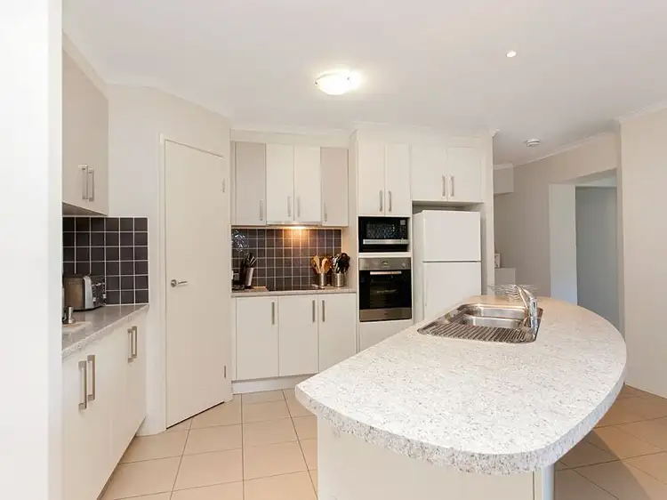 4 Zoe Place, Moggill QLD 4070