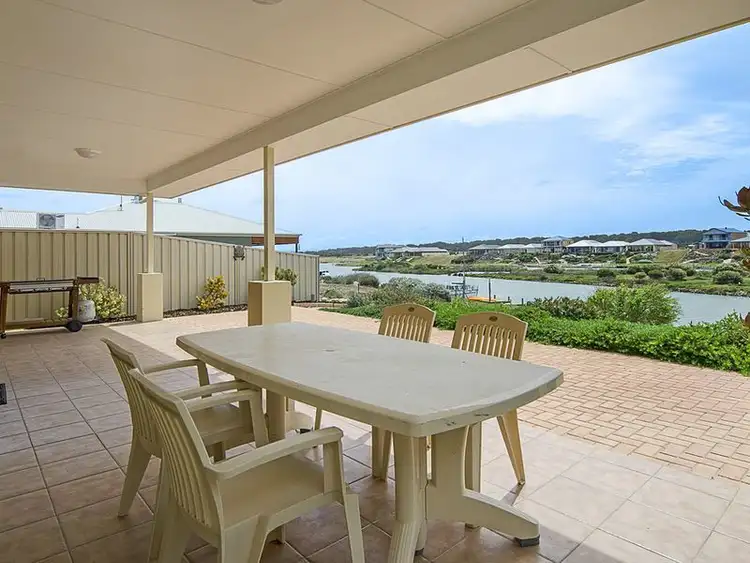 48 Britannia Parade, Hindmarsh Island SA 5214