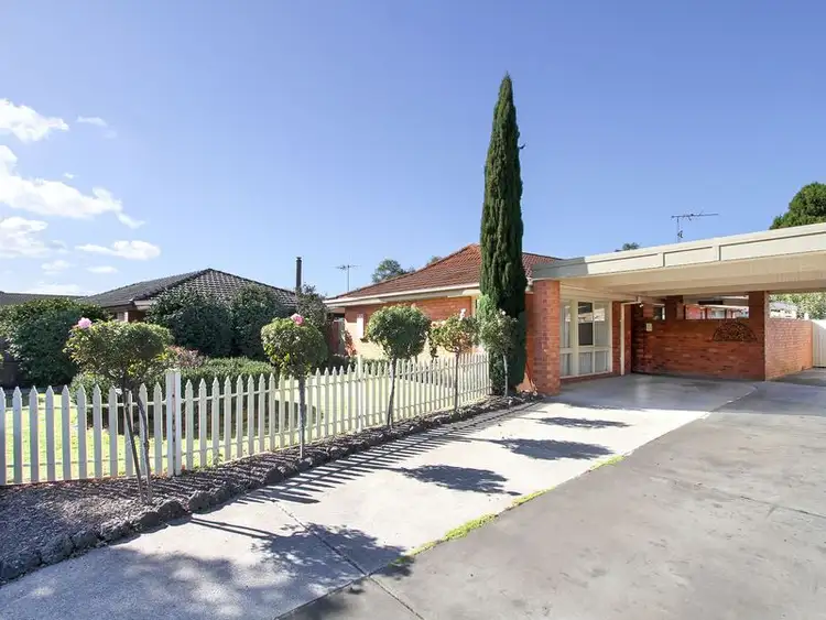 22 Helen Crescent, Sale VIC 3850