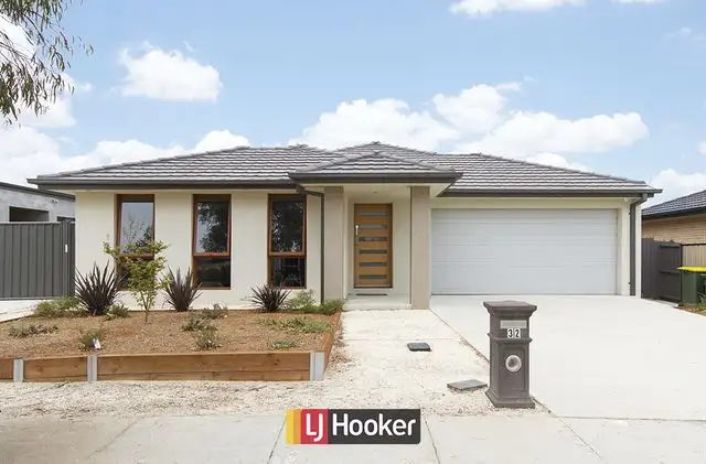 Second view of Homely house listing, 32 Macfarlane Burnett Avenue, Macgregor ACT 2615
