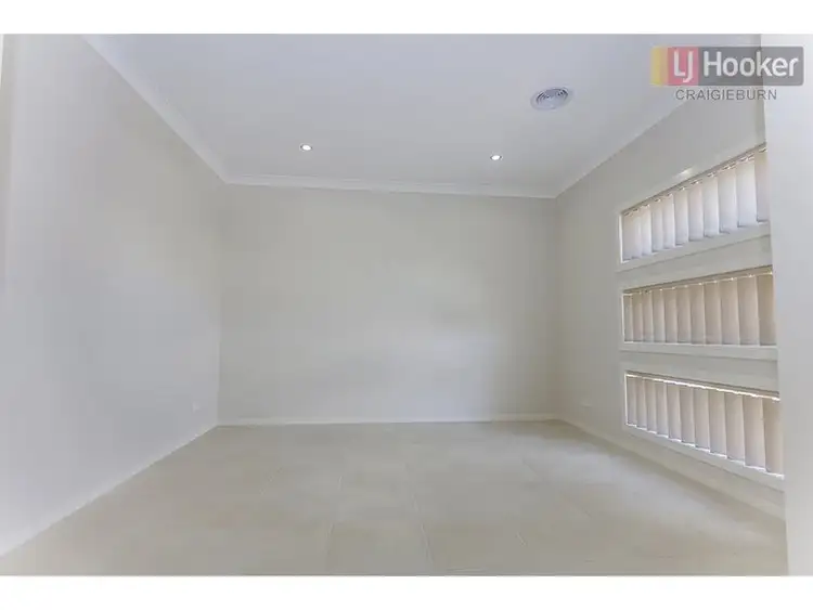 Second view of Homely unit listing, 4a Koomba Cres, Roxburgh Park VIC 3064