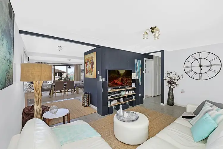 80 Bay Road, Blue Bay NSW 2261