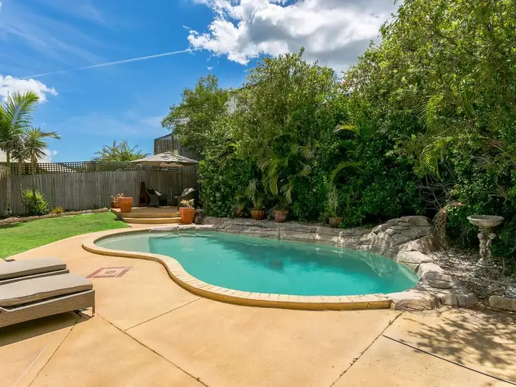 16 Tuggeranong Avenue, Pacific Pines QLD 4211