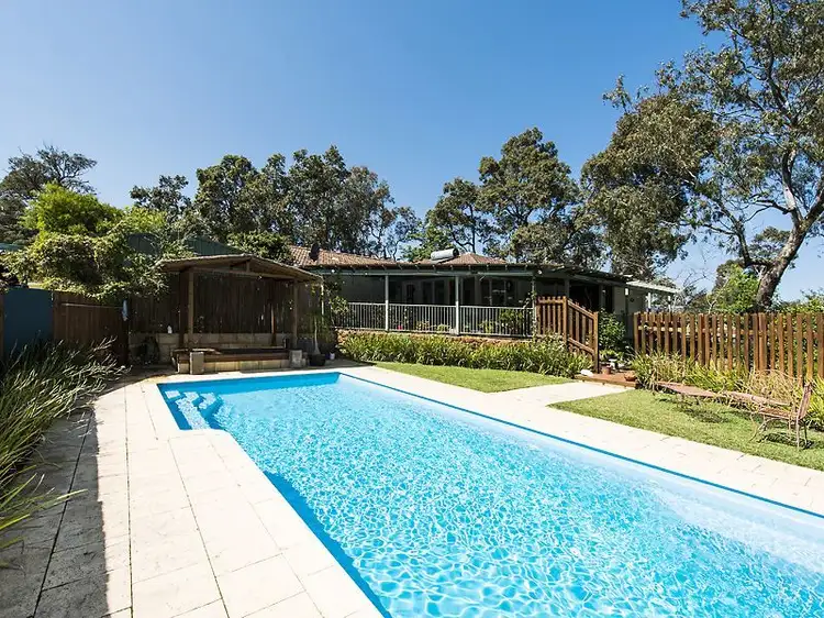 28 Albert Road, Lesmurdie WA 6076