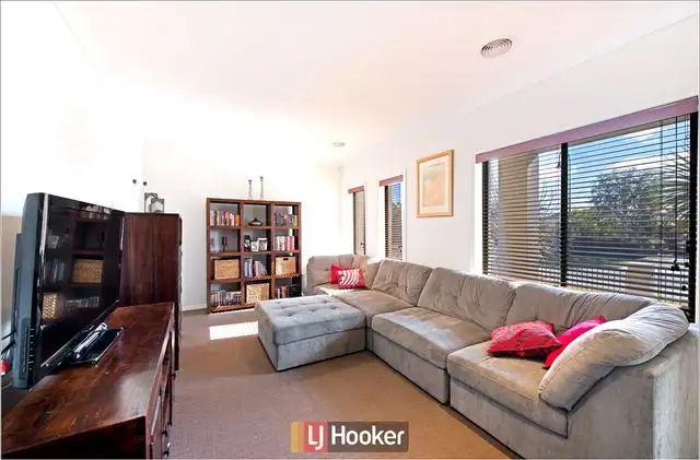 Sixth view of Homely villa listing, 8 Wombeyan Street, Harrison ACT 2914