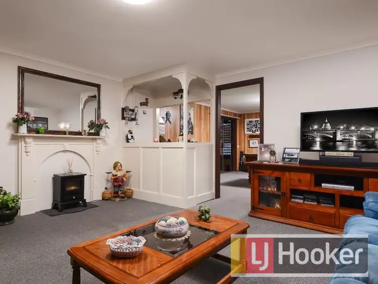 Second view of Homely house listing, 19 Selkirk Court, Berwick VIC 3806