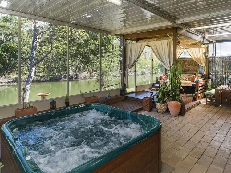 2/82 Kangaroo Avenue, Coombabah QLD 4216