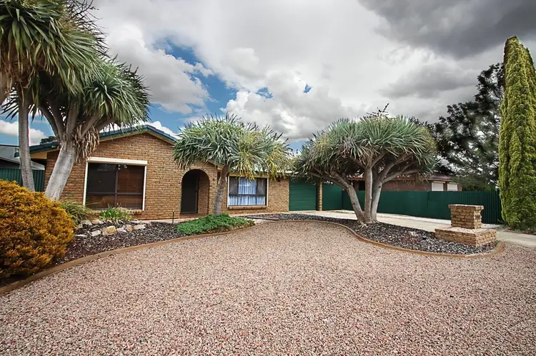 4 President Avenue, Andrews Farm SA 5114