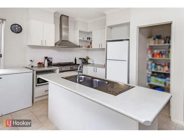 Second view of Homely house listing, 21 Highbury Circuit, Craigieburn VIC 3064