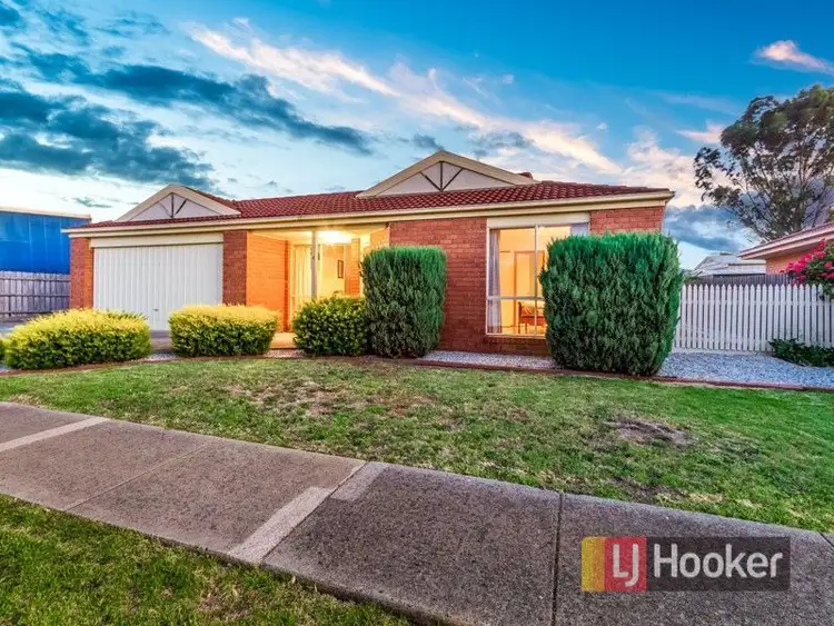 4 McGuigan Drive, Cranbourne West VIC 3977