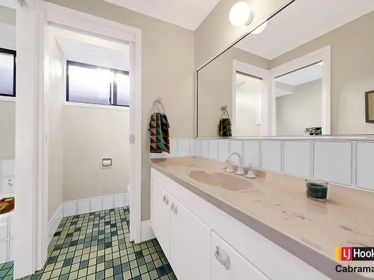 Fifth view of Homely house listing, 2 Deborah Close, Fairfield NSW 2165