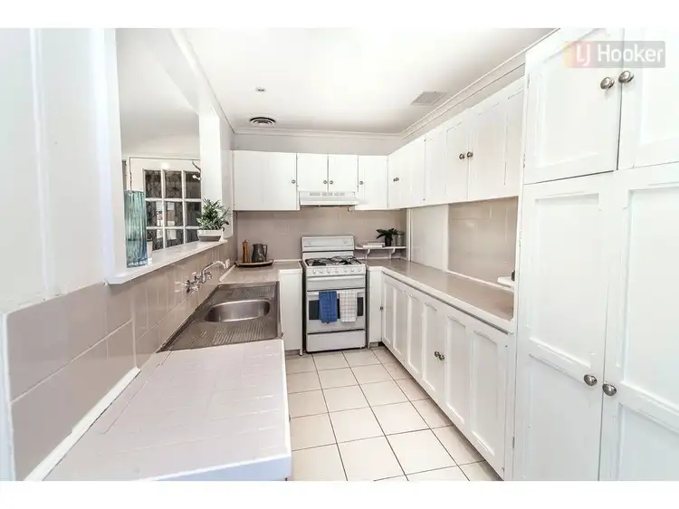 Fifth view of Homely house listing, 3 Dartmoor Court, Meadow Heights VIC 3048