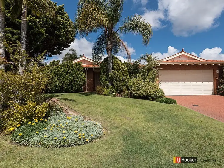 15 Brandwood Gardens, Leeming WA 6149