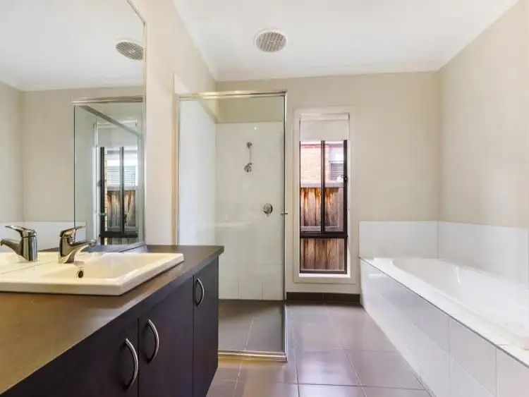 Fifth view of Homely house listing, 25 Lithgow Street, Beveridge VIC 3753