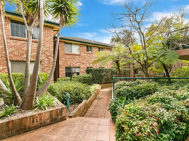 Main view of Homely unit listing, 2/82-86 Toronto Parade, Sutherland NSW 2232