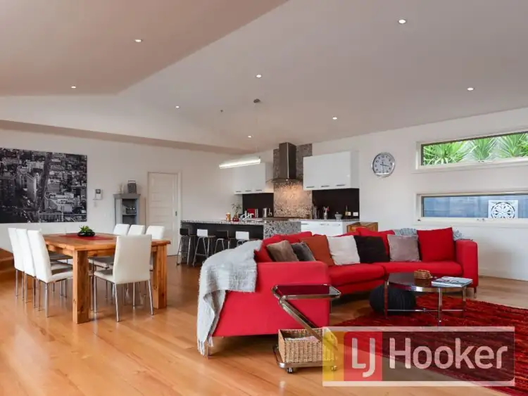 Sixth view of Homely house listing, 2 Chloe Court, Beaconsfield VIC 3807