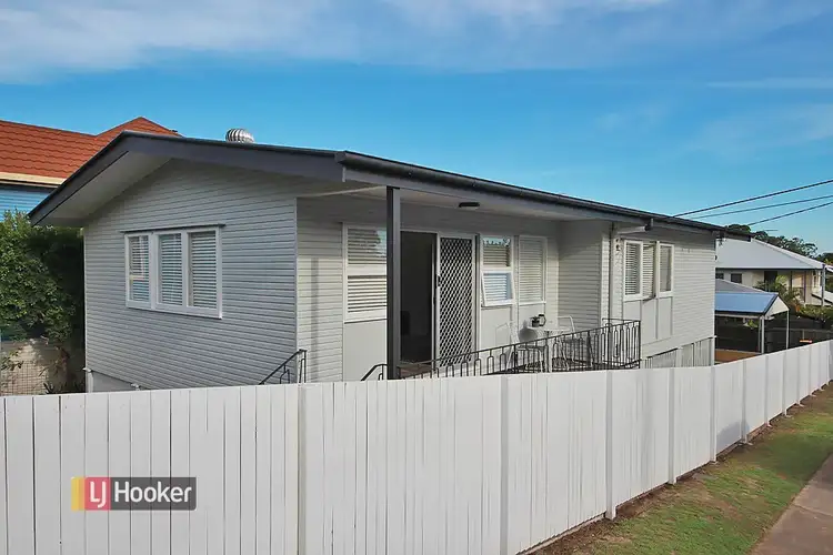 25 Rainbow Street, Sandgate QLD 4017