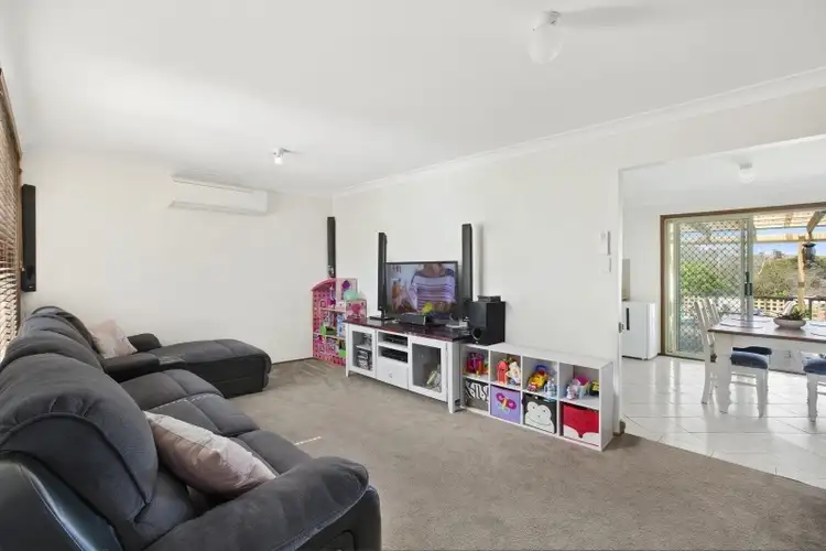 243 Cresthaven Avenue, Bateau Bay NSW 2261