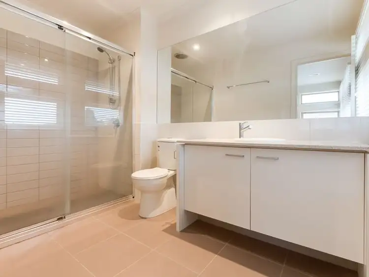 Fifth view of Homely townhouse listing, 5 Barrier Reef Circuit, Endeavour Hills VIC 3802