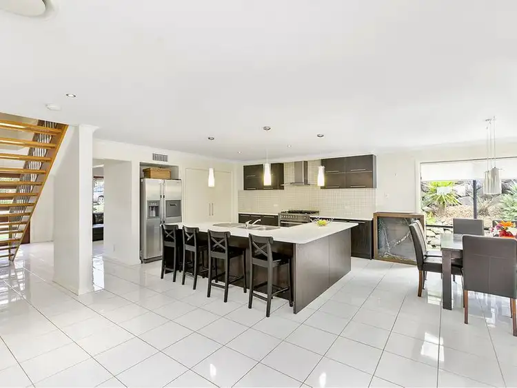 7 Soward Court, Pacific Pines QLD 4211