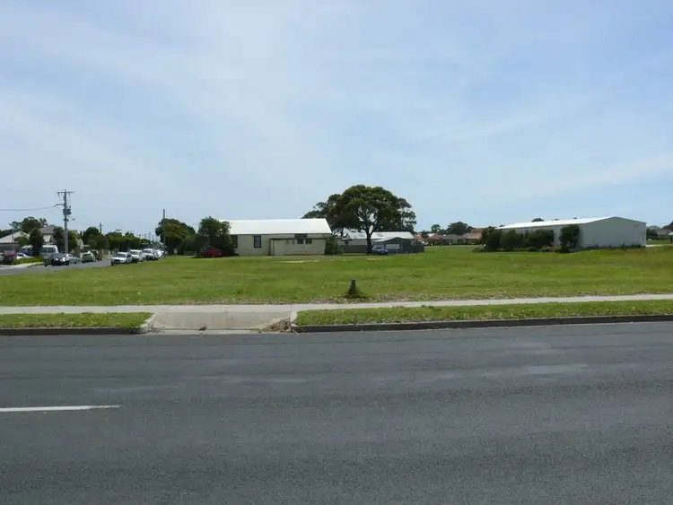37-43 The Esplanade, Paynesville VIC 3880