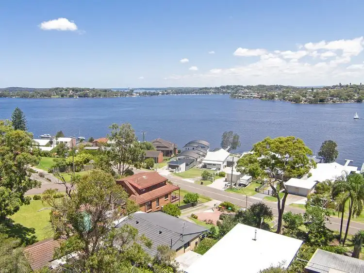 87 Alkrington Avenue, Fishing Point NSW 2283