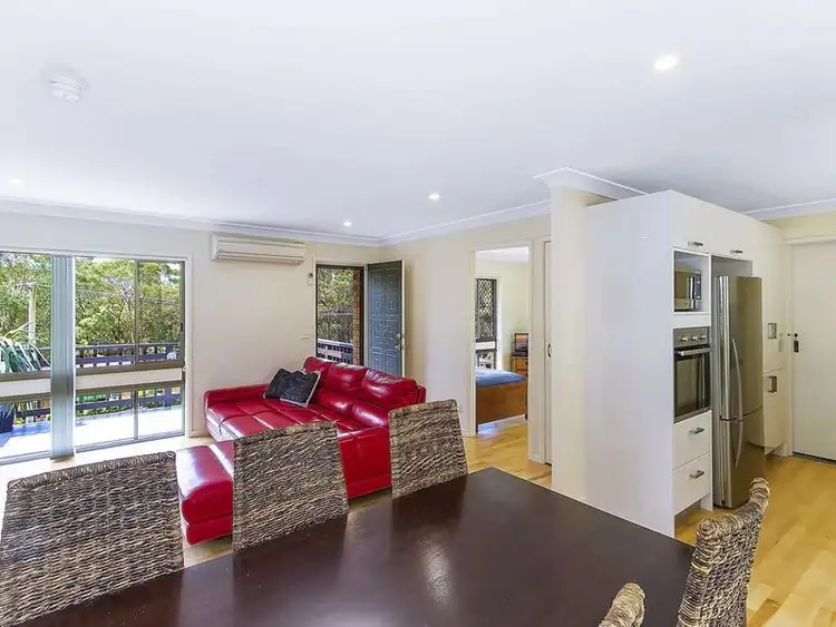 18 Nari Avenue, Point Clare NSW 2250
