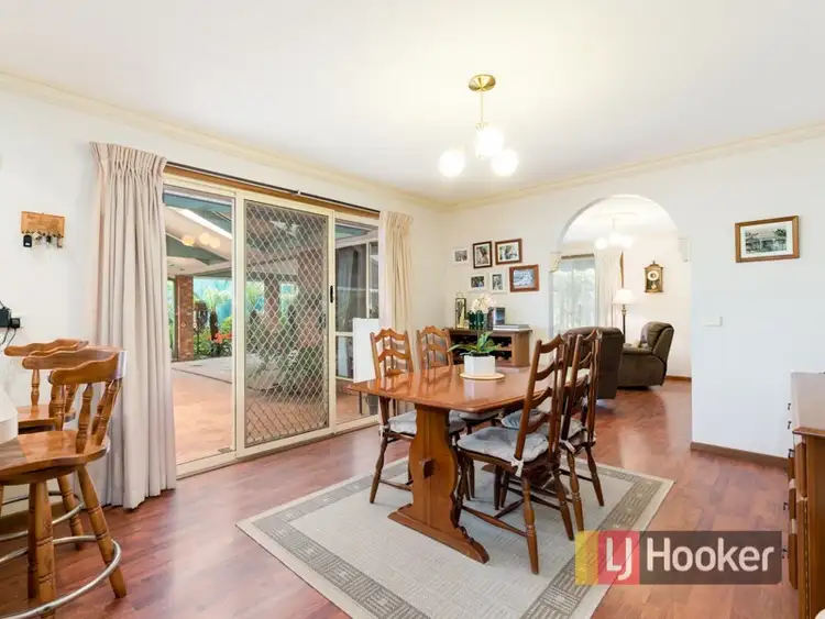 Fifth view of Homely house listing, 8 Bruce Court, Pakenham VIC 3810