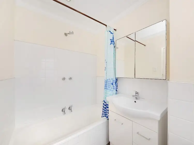 Fourth view of Homely unit listing, 11/7 Beach Road, Bondi Beach NSW 2026
