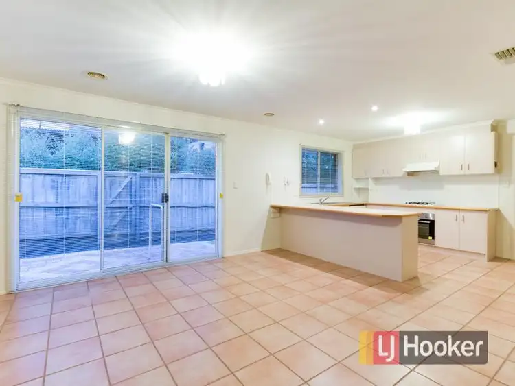 Fifth view of Homely unit listing, 2/5 - 17 William Road, Berwick VIC 3806