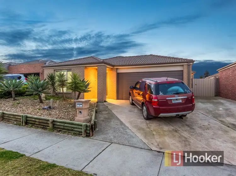 Main view of Homely house listing, 4 Olivebank Crescent, Cranbourne North VIC 3977