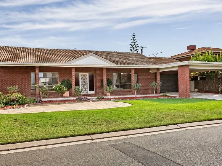 2 Bluelake Court, Tennyson SA 5022