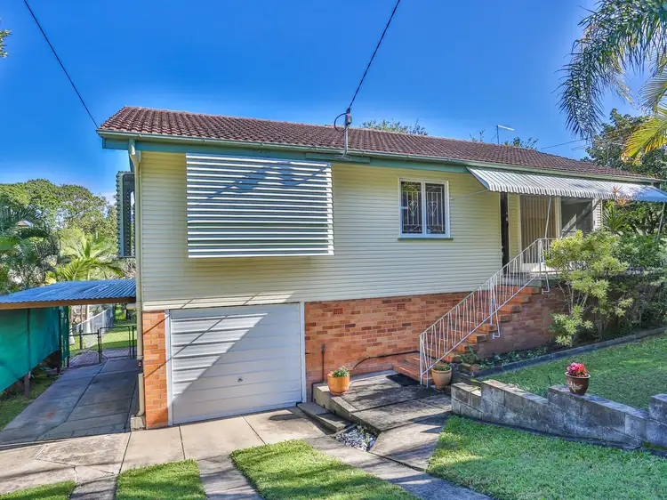 10 Dumbarton Drive, Kenmore QLD 4069