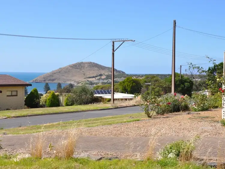 7 Rumbelow Street, Encounter Bay SA 5211