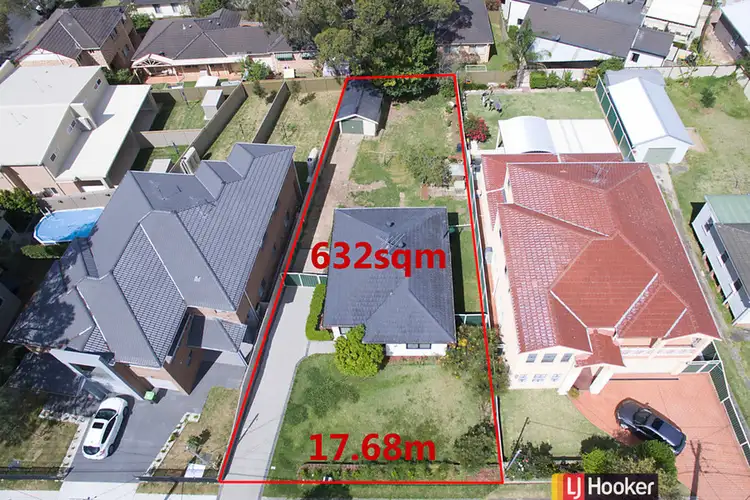 3 Hodgkinson Crescent, Panania NSW 2213
