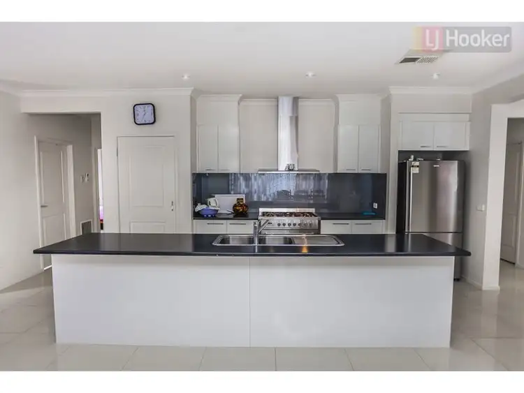 Fifth view of Homely house listing, 33 Biltmore Crescent, Roxburgh Park VIC 3064